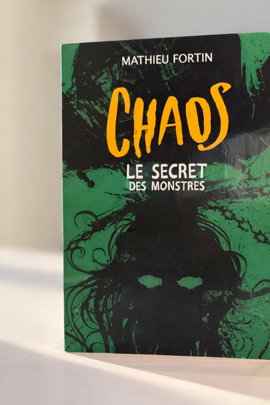 Page couverture du livre Chaos: Le secret des monstres