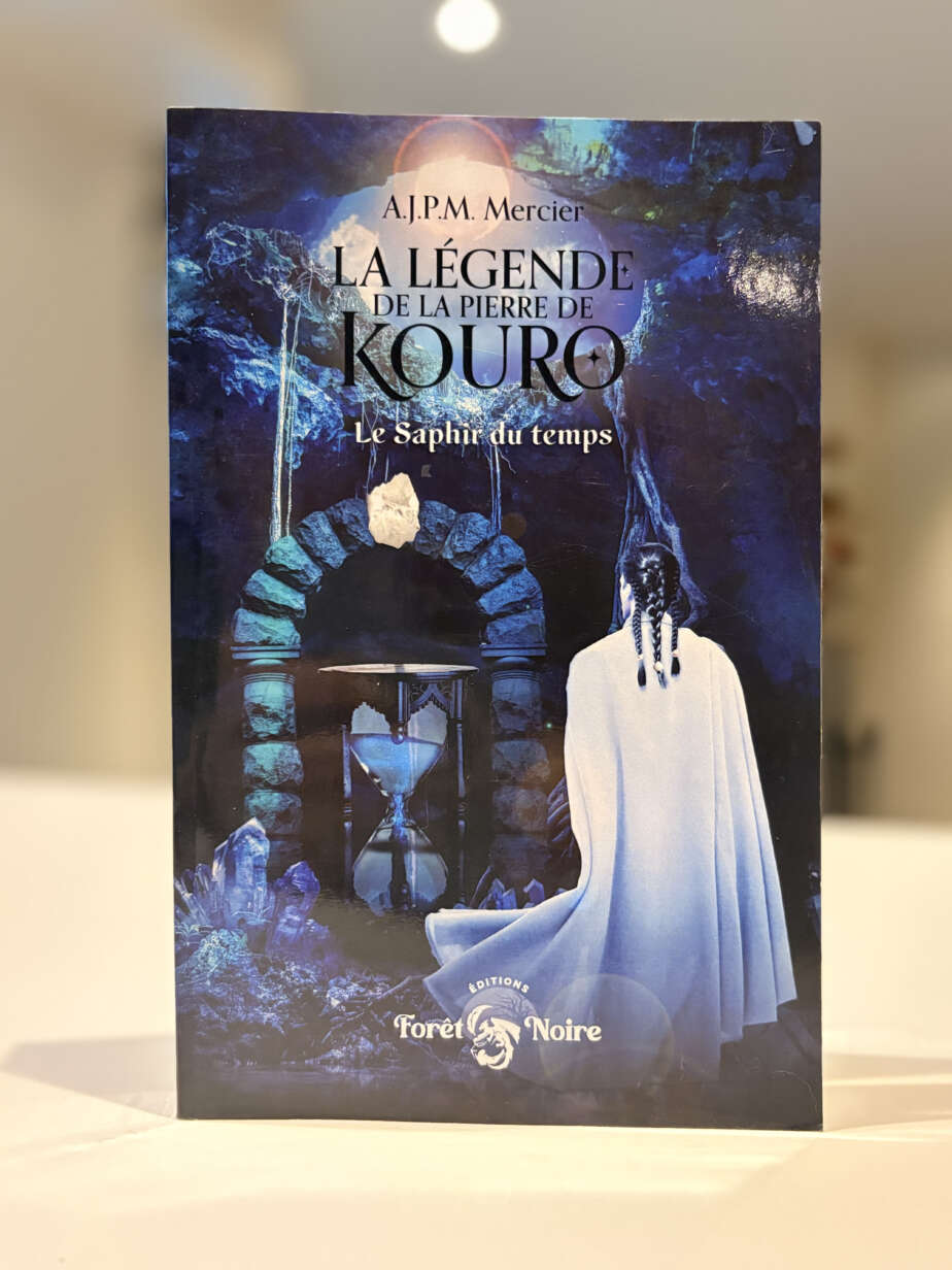Page couverture du livre Le saphir du temps