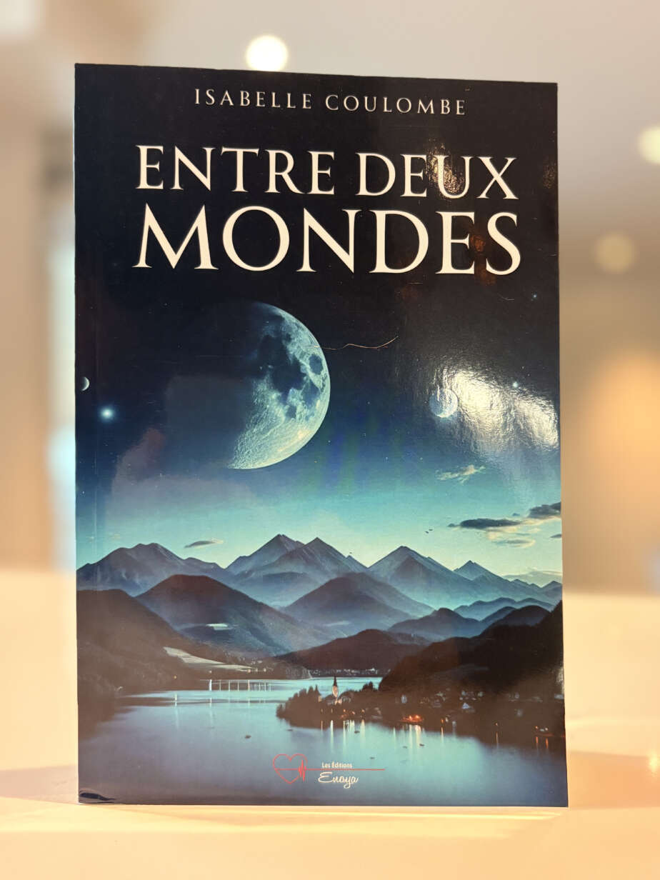 Page couverture du livre Entre deux mondes