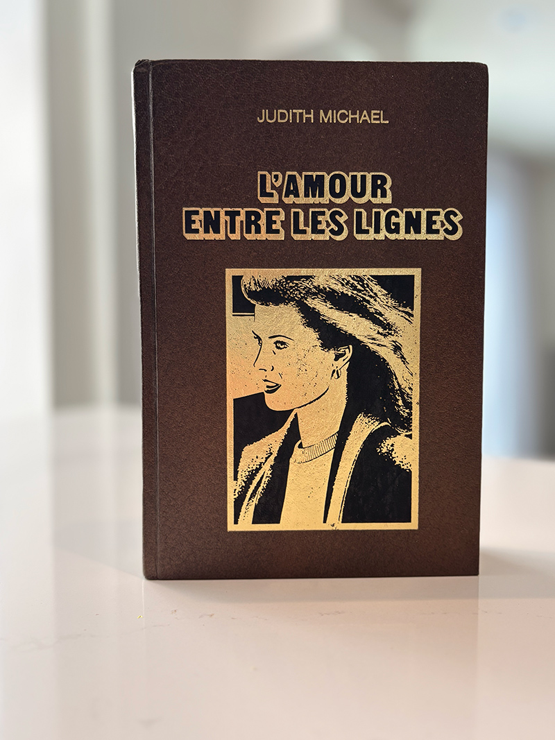 La couverture du livre L'amour entre les lignes.