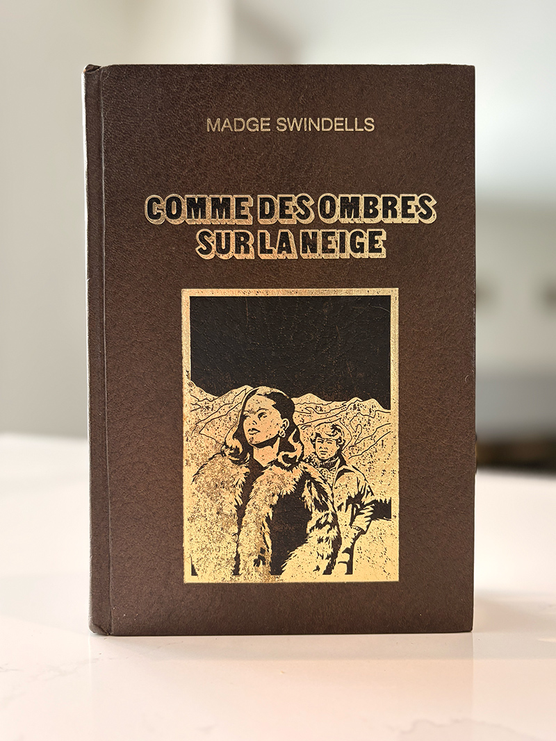 Page couverture du livre Comme des ombres sur la neige