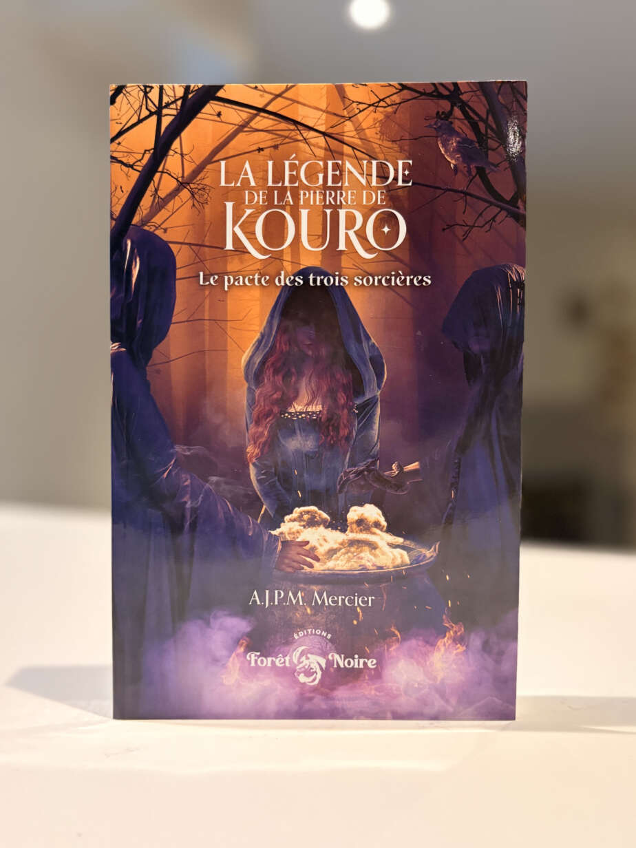 Page couverture du livre Le pacte des trois sorcières